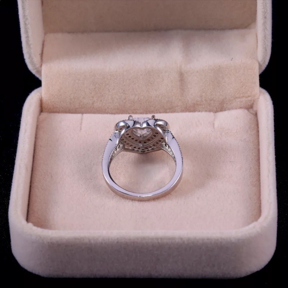 925 Silver Romantic Heart Diamonds Ring - Picture 5 of 6
